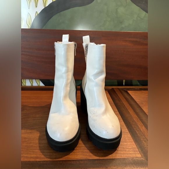Urban Outfitters White Platform Boots - Picture 2 of 5